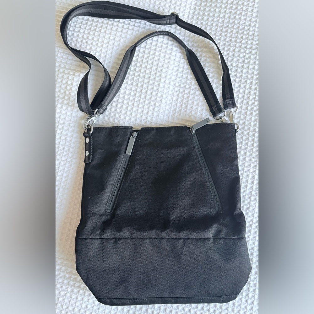 Sherpani crossbody tote - Picture 3 of 11